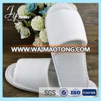 Non-Woven disposable hotel slipper with embroidery logo